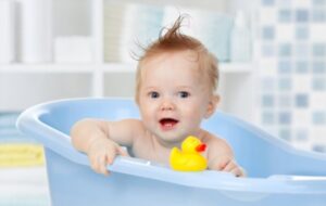 Best Baby Bathtubs for Six-Month-Old Baby